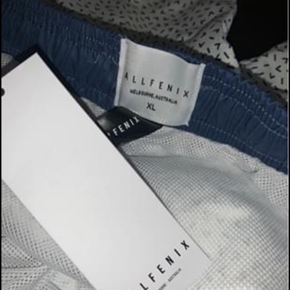 Men’s white and blue board shorts - Picture 2 of 2